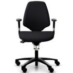 RH Activ seerias on erineva istme ja seljatoe suurusega mudeleid.