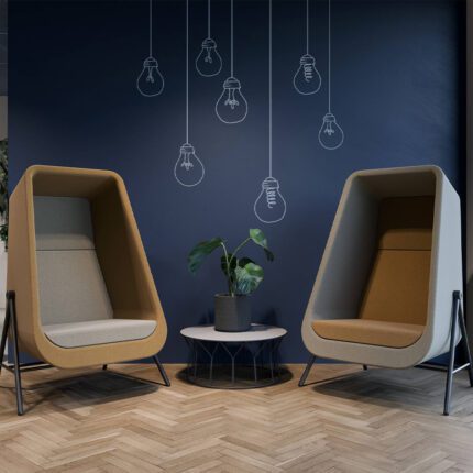 Muse metalljalgadega töötugitoolid sobivad oma neutraalse disaini poolest nii kontorisse, koridori kui ooteruumi.