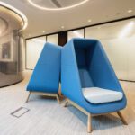 Muse tugitoolile saab valida erinevaid viimistlusi nii toolijalgadele kui polsterdusele.