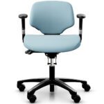 RH Activ 202 kontoritool on saadaval erinevate materjalivalikutega ja lisadega