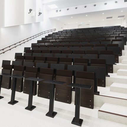 A7 kirjutuslaud loengusaalis