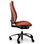 RH Mereo 300 kontoritool aktiivseks istumiseks, kohanduv seljatugi ja mugav iste tagavad parema töövõime.