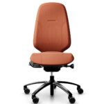 RH Mereo 300 ergonoomiline töötool, mis toetab loomulikku istumisasendit ja vähendab koormust pika tööpäeva jooksul