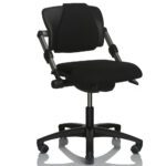 HÅG H03 330 kontoritoolil saab mugavalt muuda seljatoe kaldenurka ja istme sügavust