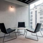 Swoosh lounge toolid ühendavad kaasaegse disaini ja istumismugavuse, sobides nii kontorisse kui ka esindusruumidesse.