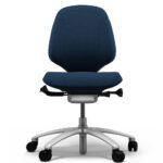RH Mereo 200 ergonoomiline kontoritool sinise kangaga polsterdusega