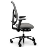 RH Mereo Mesh kontoritool, mis ühendab paindliku seljatoe ja kohandatava istme tervisliku rühi hoidmiseks