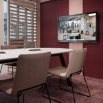 Swoosh meeting toolid modernses koosolekuruumis, pakkudes mugavat ja stiilset lahendust nõupidamisteks ja koostööks.