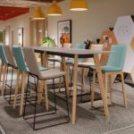 Swoosh kõrge seljatoega pukid ühendavad elegantse disaini ja praktilisuse, sobides ideaalselt ühiskasutatavatesse tööruumidesse, kus hinnatakse mugavust ja visuaalset terviklikkust.